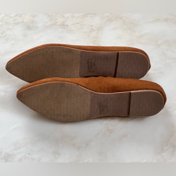 Chase and Chloe Sued Scalloped Brown Flat - Picture 3 of 3